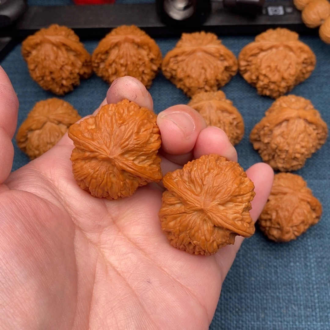 文玩核桃把件红皮山地磨37