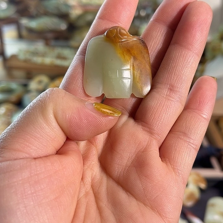 岫岩河磨玉（透闪石质玉）未镶嵌颈饰