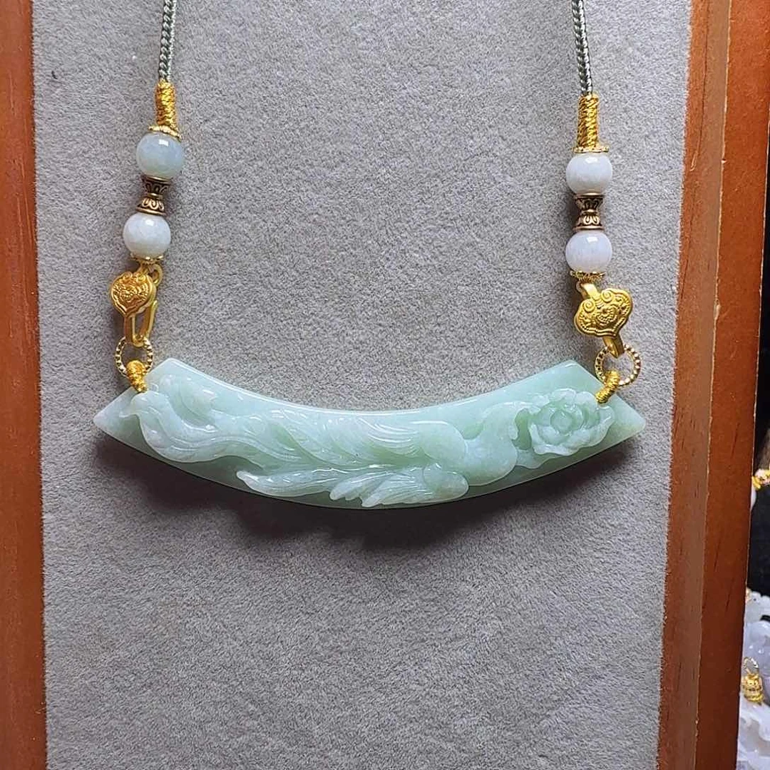 吊坠(赠链)未镶嵌翡翠