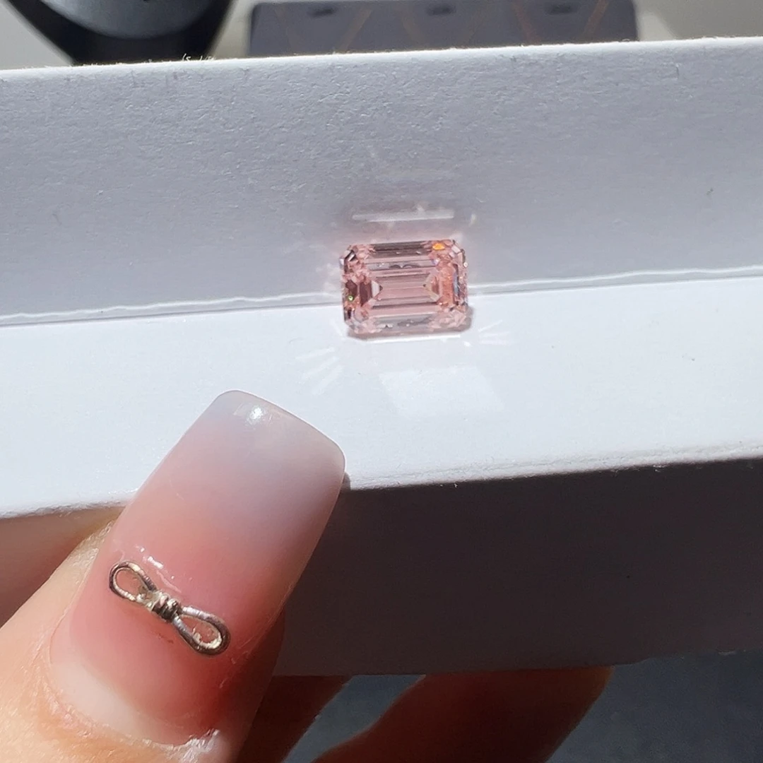 合成钻石裸石3.3ct祖母绿粉钻培育钻散货