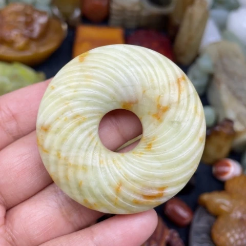 蛇纹石玉未镶嵌颈饰18