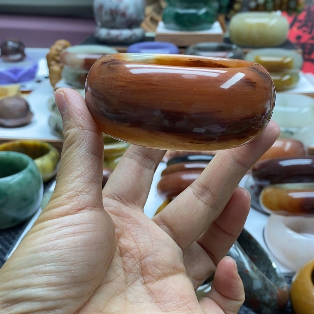 没***事石英岩玉手镯未镶嵌