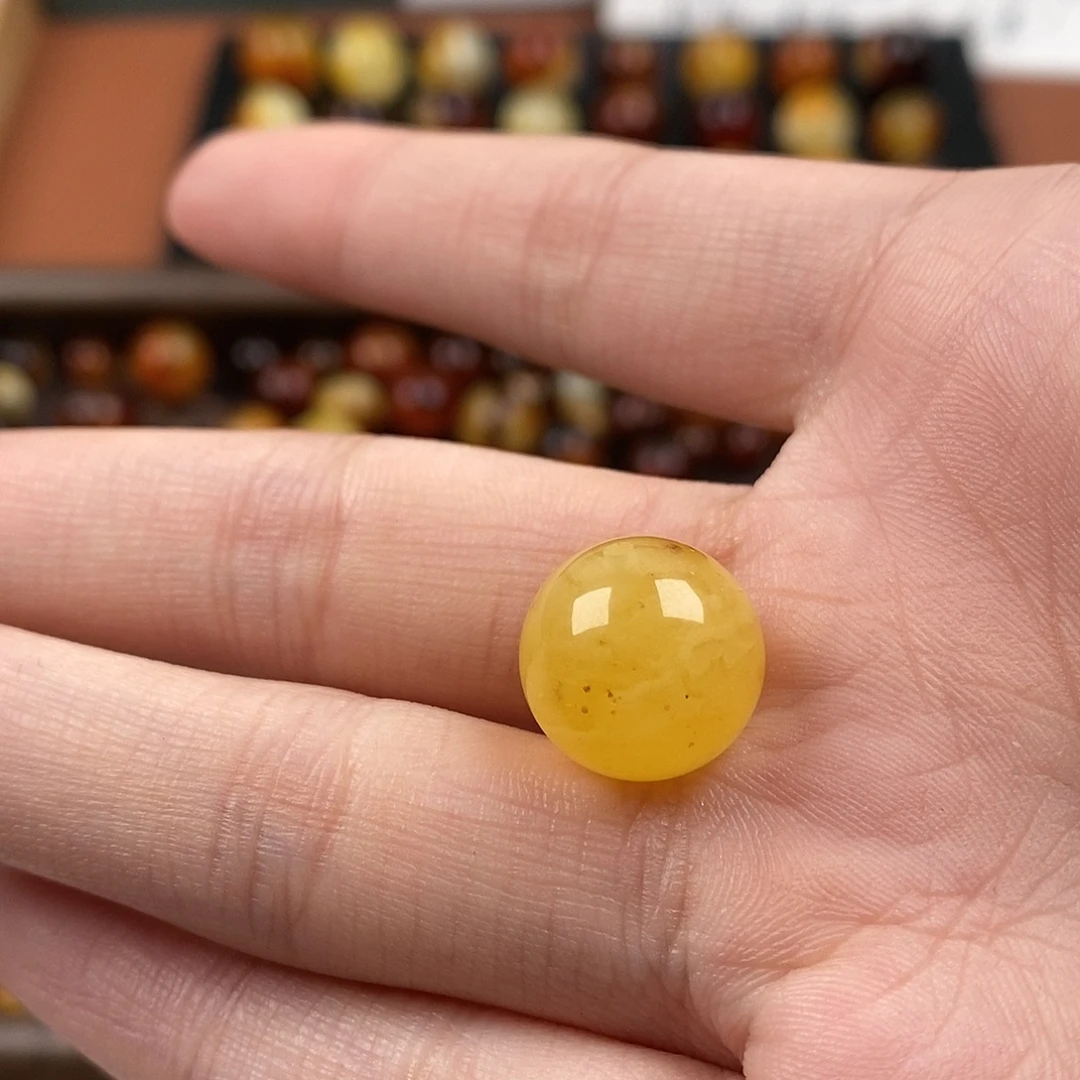 文***斌蜜蜡未镶嵌裸石蜜蜡
