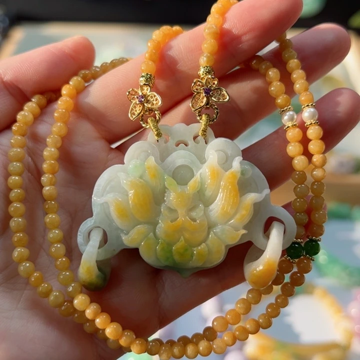 颈饰未镶嵌翡翠吊坠