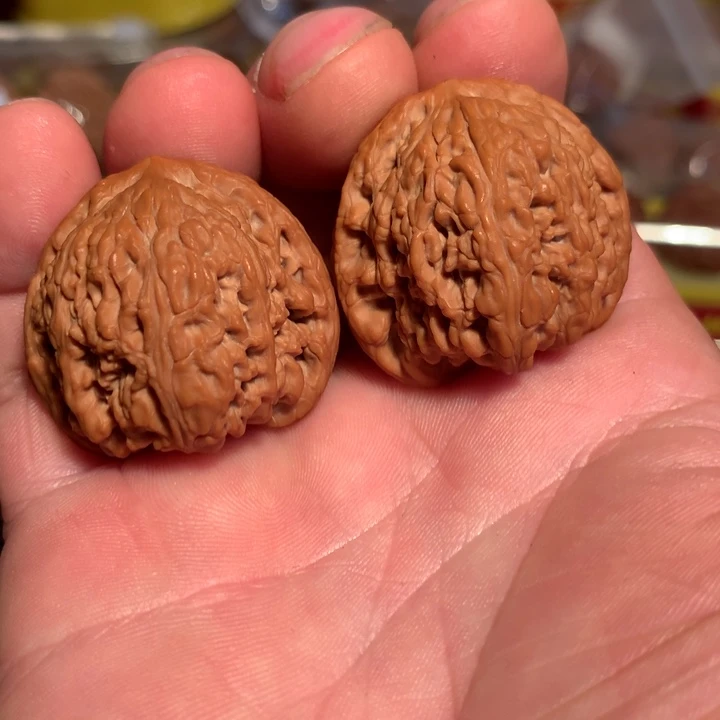 扎***大文玩核桃吊坠红玛瑙3.48