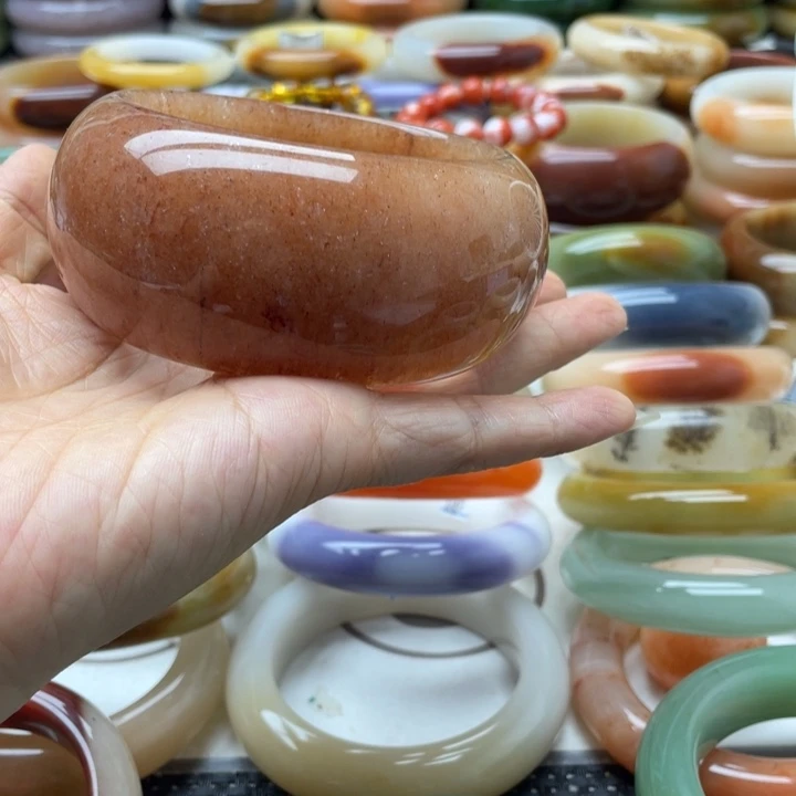 石英岩玉手镯未镶嵌y****o