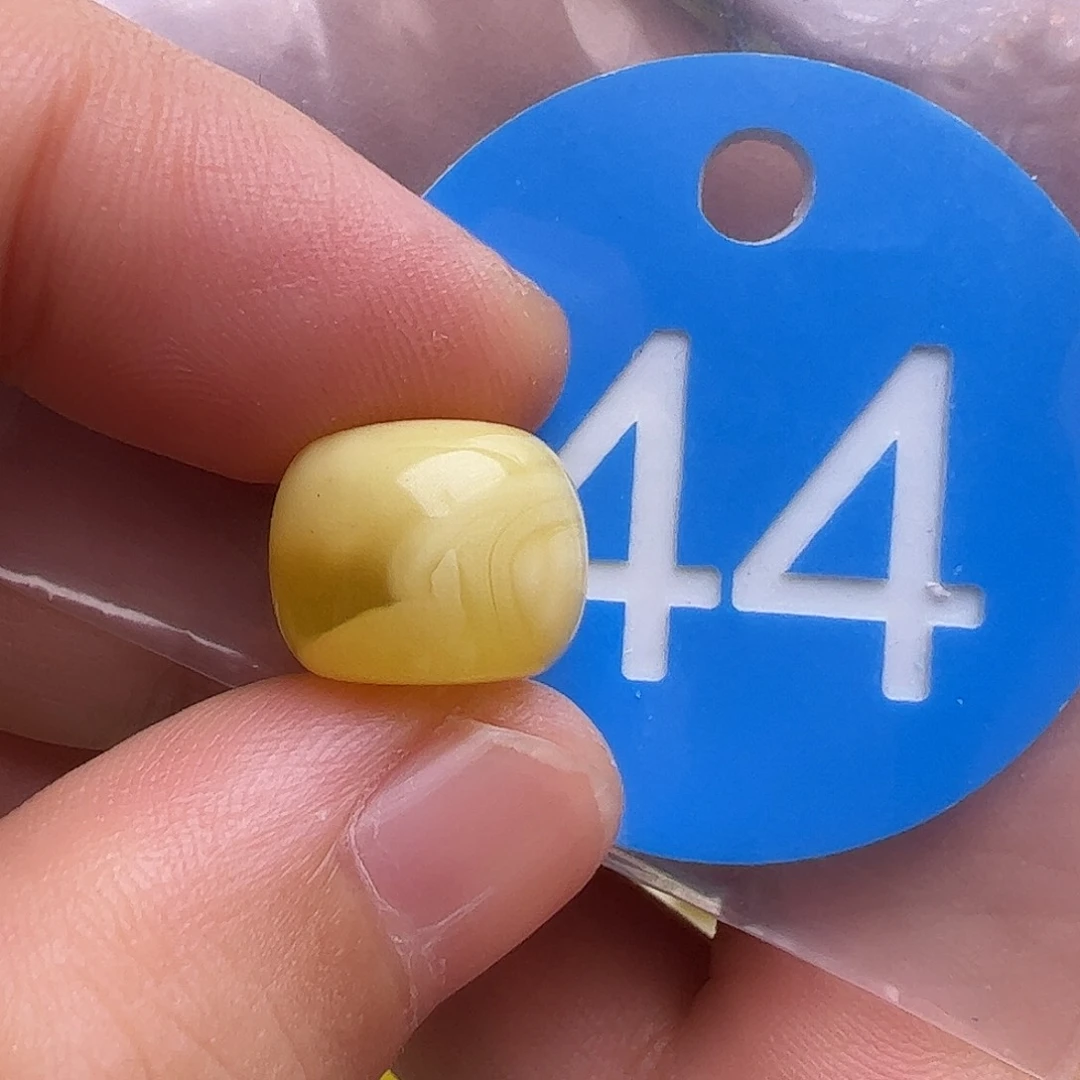未镶嵌蜜蜡裸石11.9mm花粉