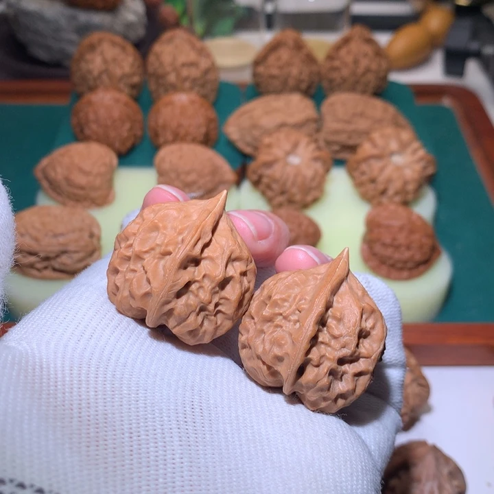 墨***漠把件文玩核桃龙纹宝塔