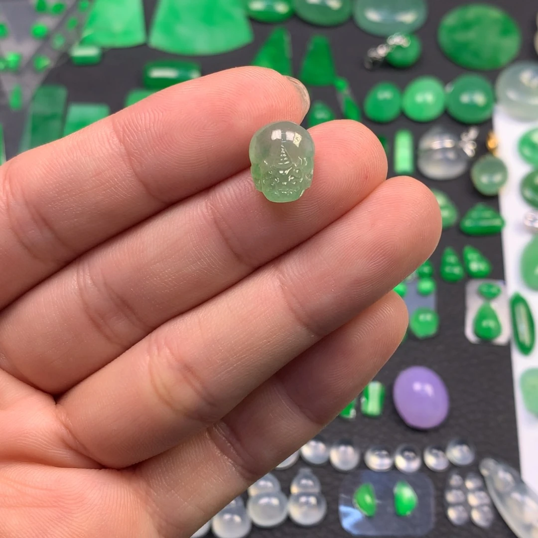 翡翠未镶嵌颈饰裸石金蟾