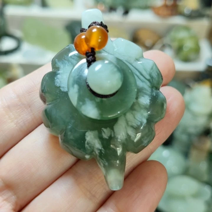 岫玉把把胡未镶嵌