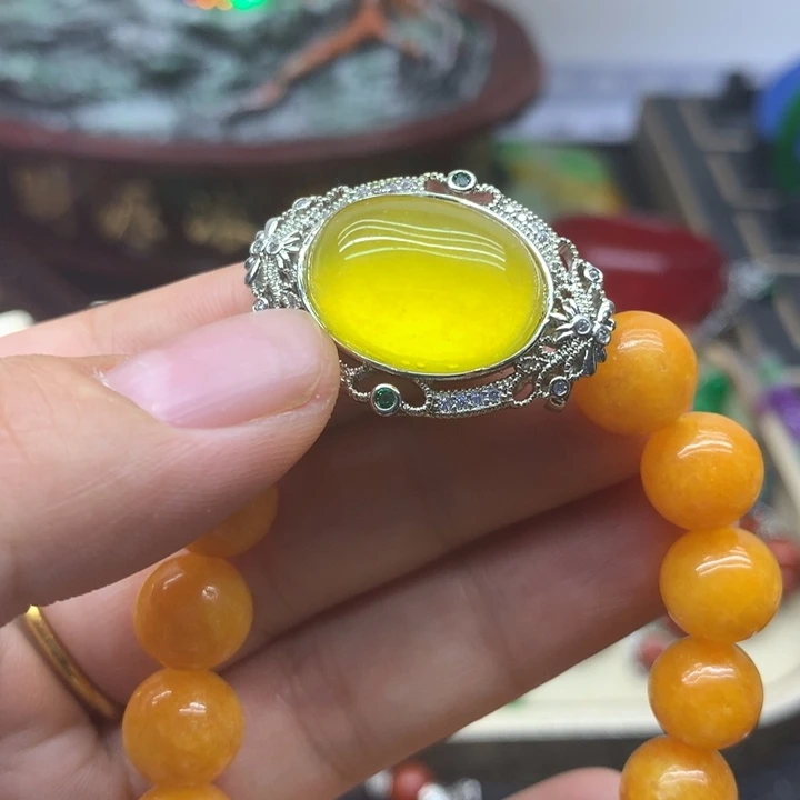 翡翠未镶嵌颈饰吊坠