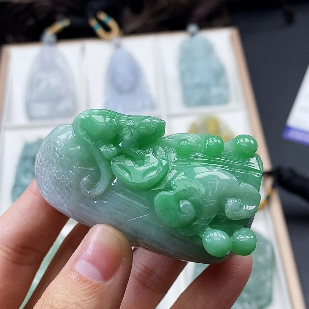翡翠未镶嵌颈饰子*缅甸翡翠a货
