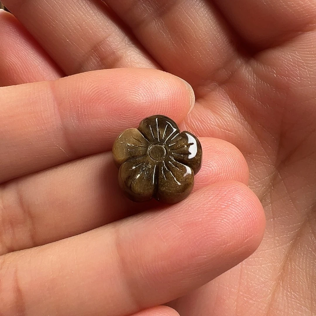 琥珀（根珀）颈饰未镶嵌梅花