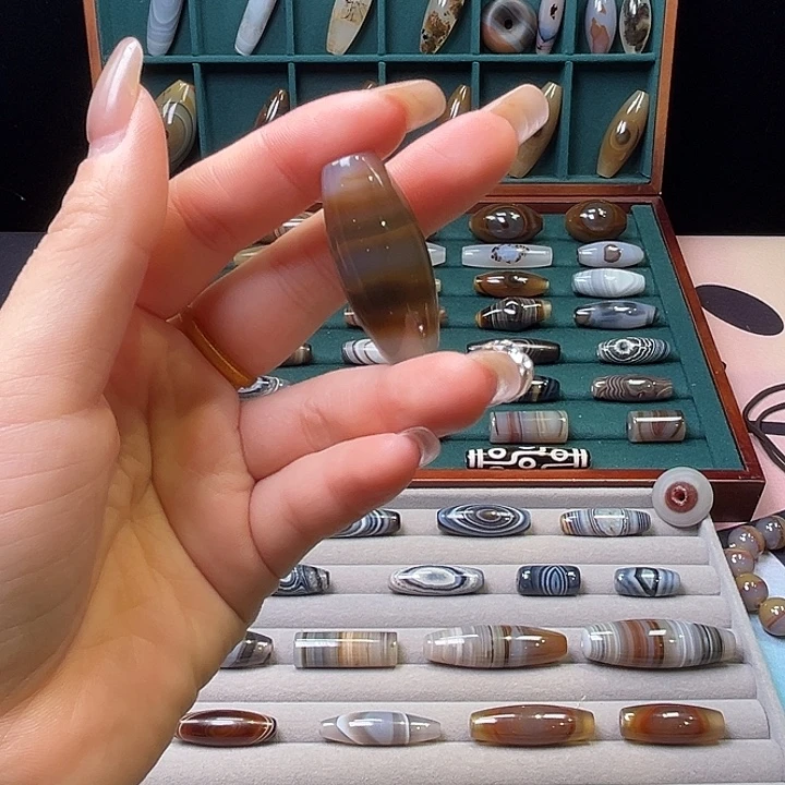 玛瑙/玉髓未镶嵌吊坠(赠链)