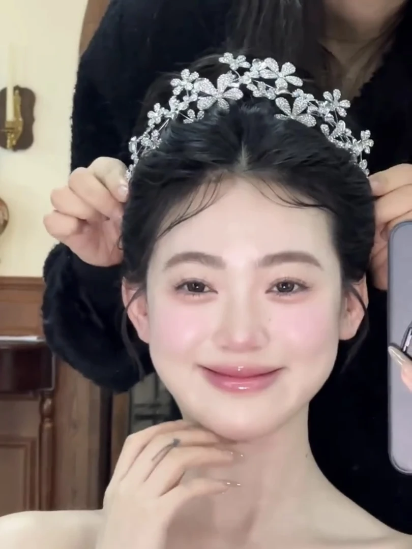 ete16976皇冠花朵满钻轻盈简约生日韩式新娘结婚婚纱礼服头饰