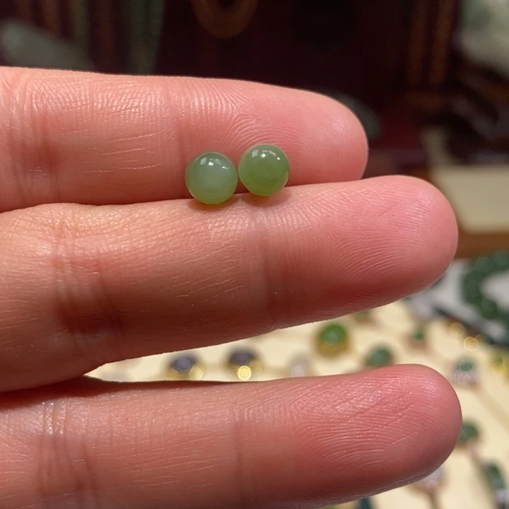 和田玉未镶嵌耳饰