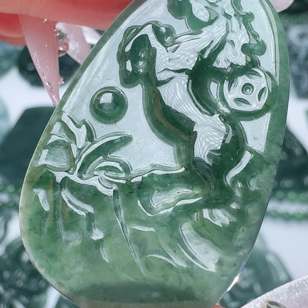 翡翠未镶嵌颈饰天然的A货翡翠多样性发其一