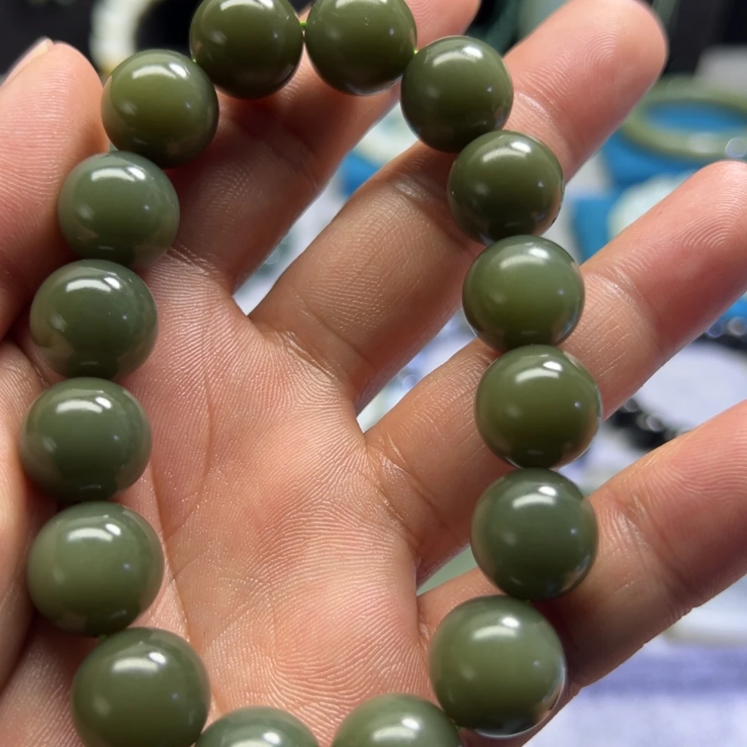 和田玉未镶嵌手链沙枣青卡14微瑕