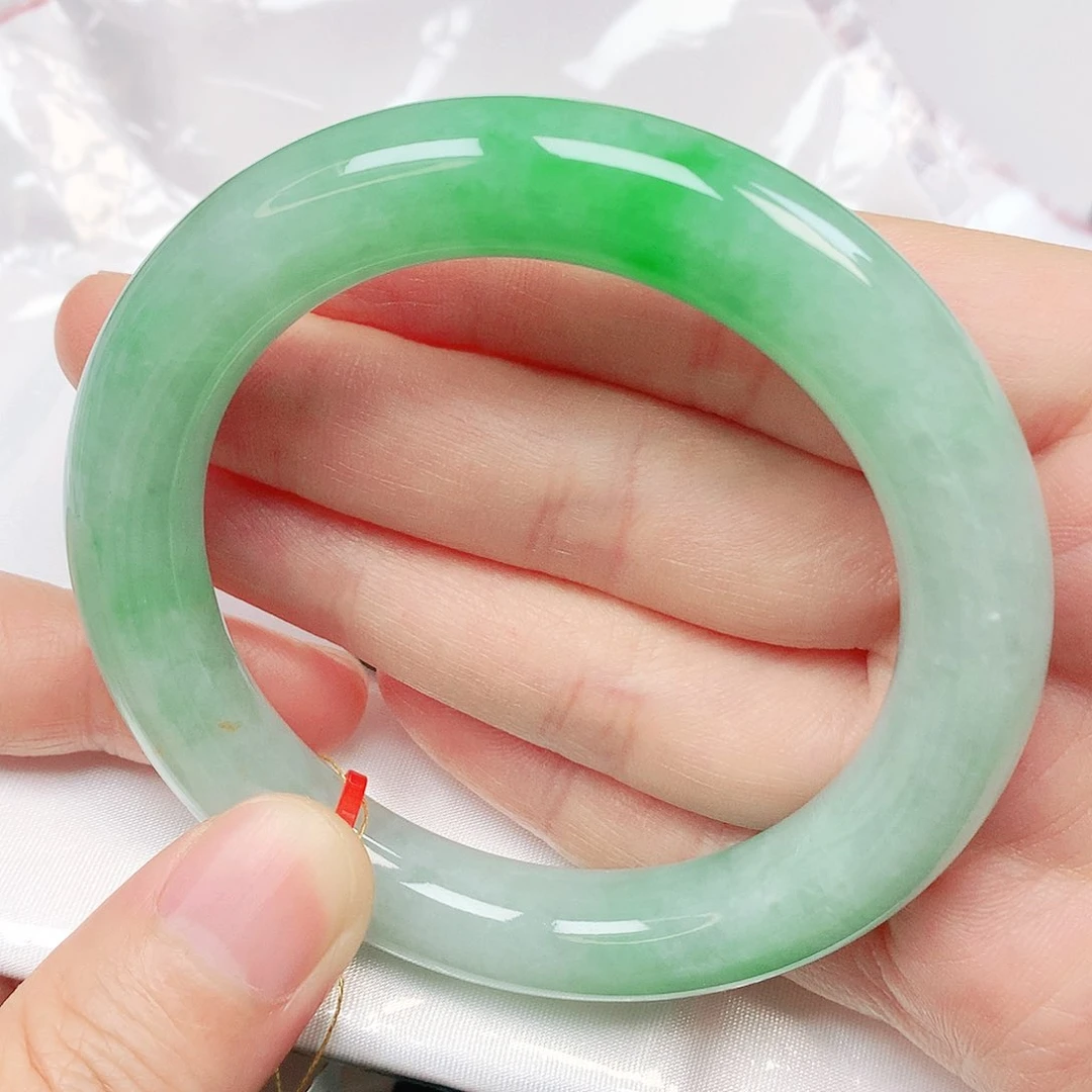 翡翠手镯未镶嵌抖音672