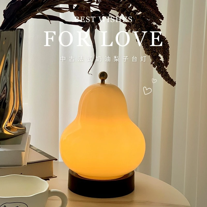 中古法式奶油风卧室台灯宿舍床头USB充电便携创意简约LED节能摆件