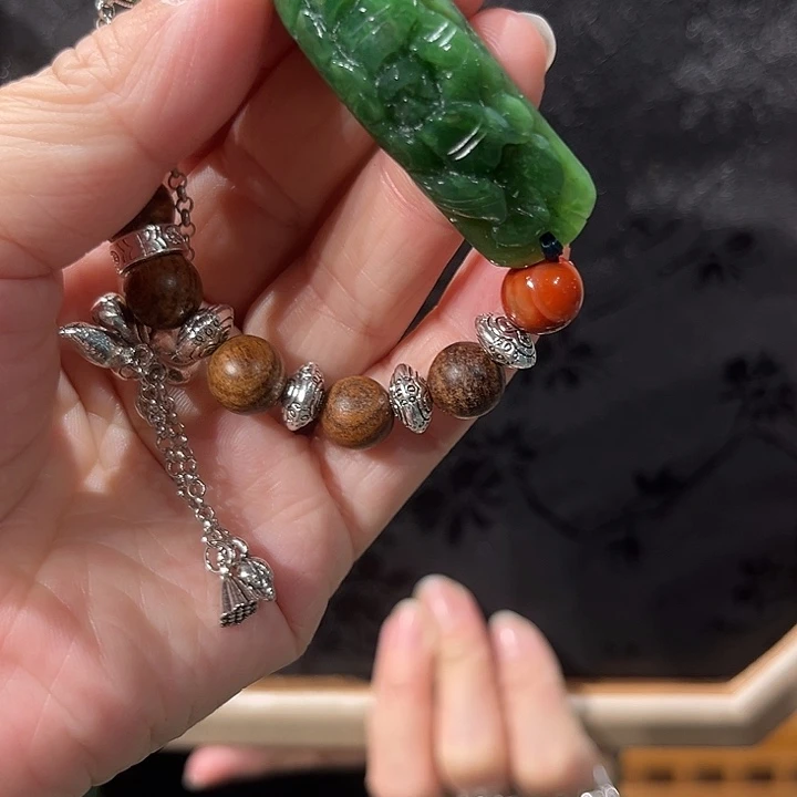 颈饰未镶嵌和田玉（糖玉）