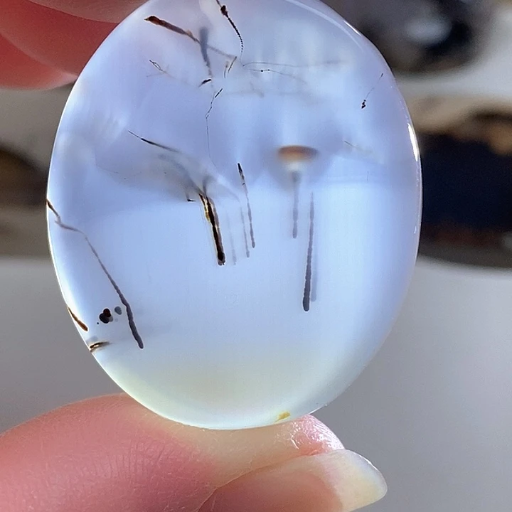 大***朵玛瑙/玉髓未镶嵌珠宝奇石