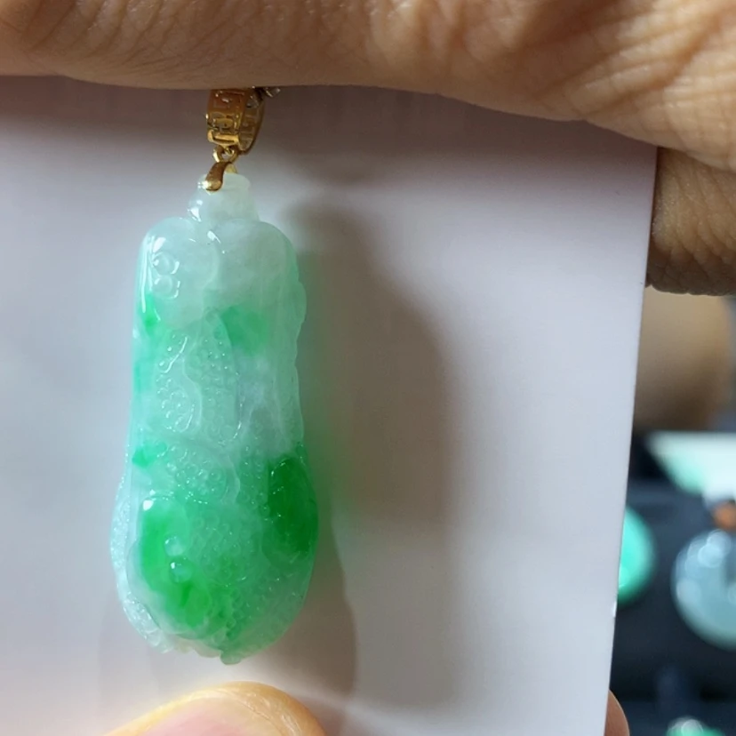 【闪购商品】吊坠(不含链)18K金镶嵌翡翠