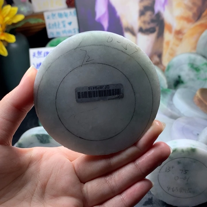 定制翡翠未镶嵌手镯