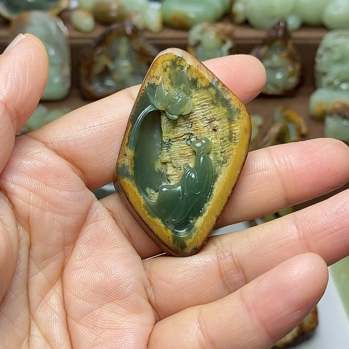 岫岩河磨玉（透闪石质玉）未镶嵌颈饰