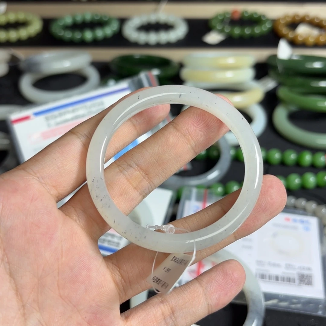 和田玉手镯未镶嵌卡53