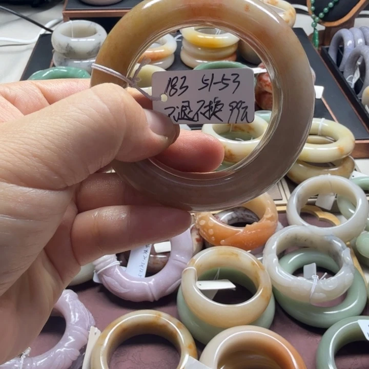 石英质玉未镶嵌手镯