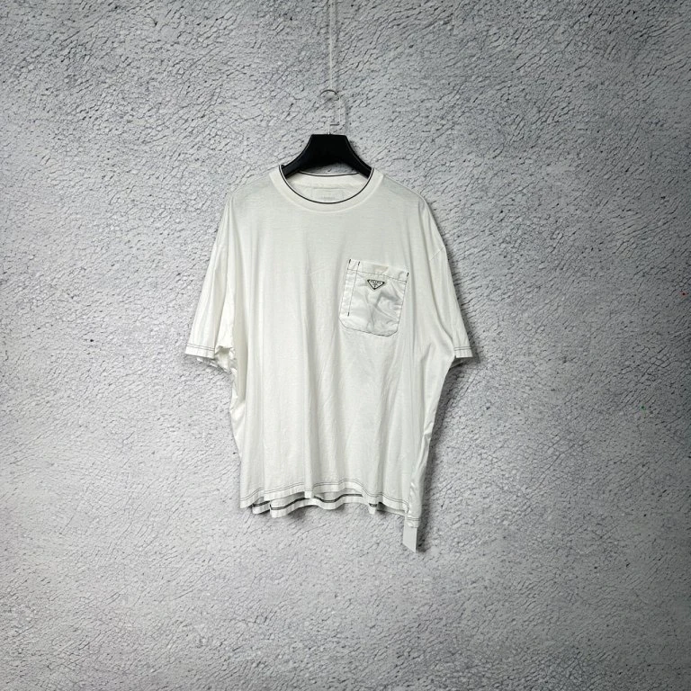 99新 Prada/普拉达 白色口袋短袖/XXL码
