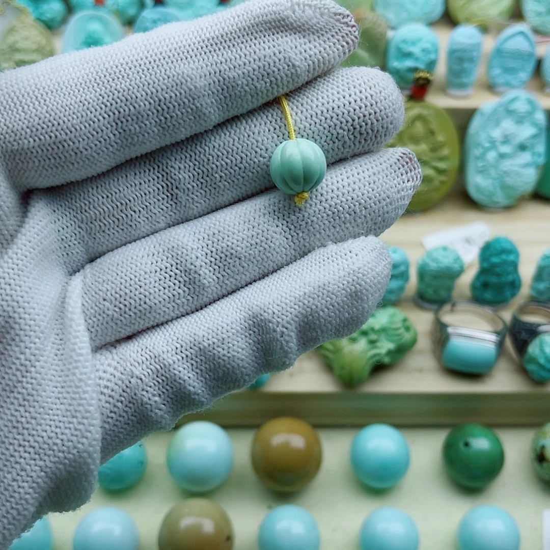 绿松石未镶嵌珠宝奇石