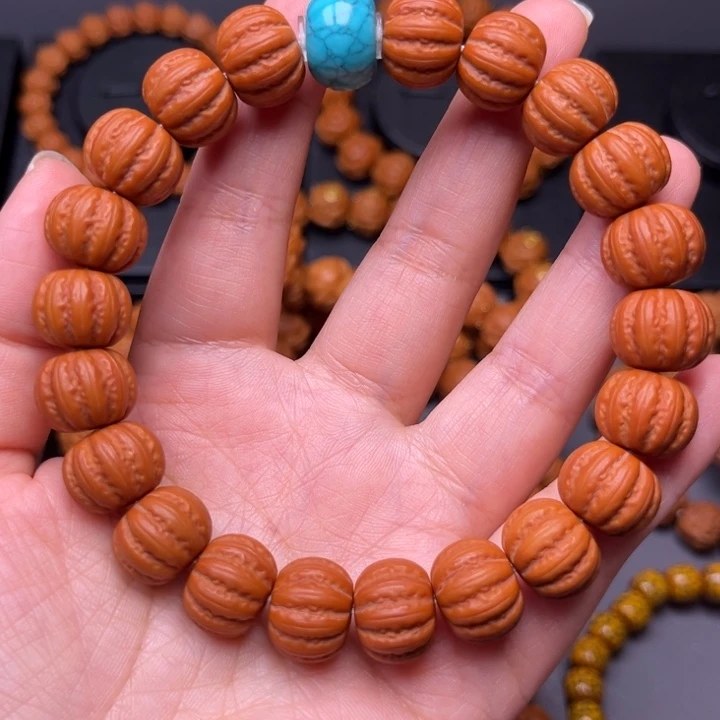 大叶紫檀（黑酸枝木类）