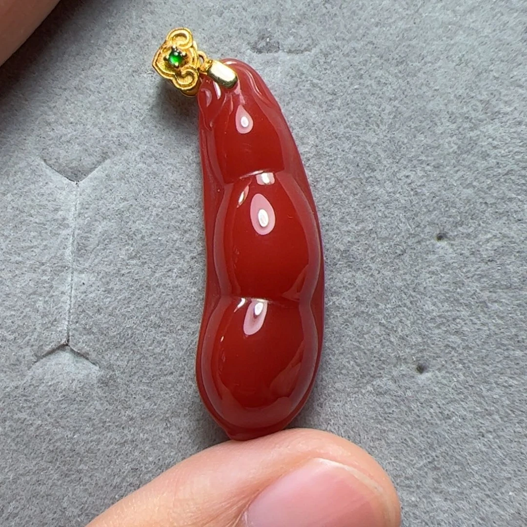 18K金镶嵌吊坠南红玛瑙
