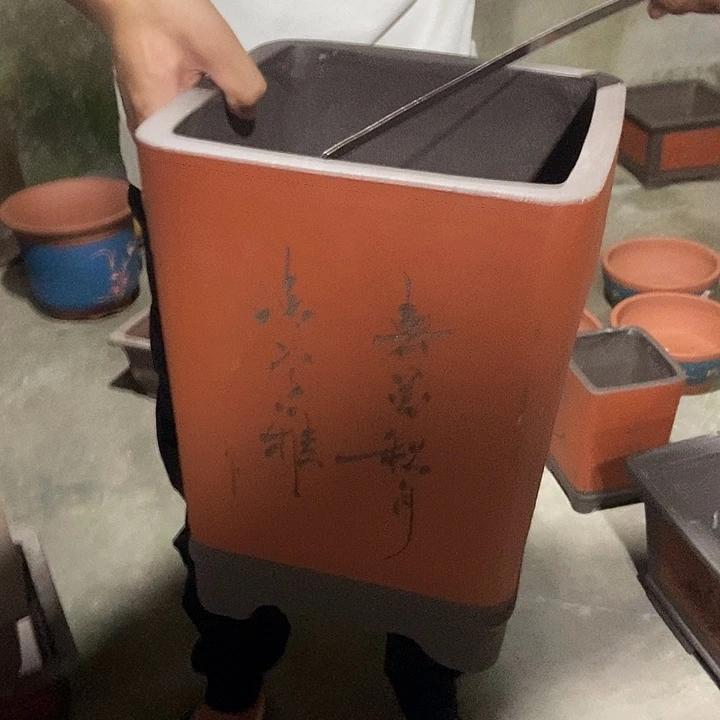 紫砂花盆26四方红色笔筒