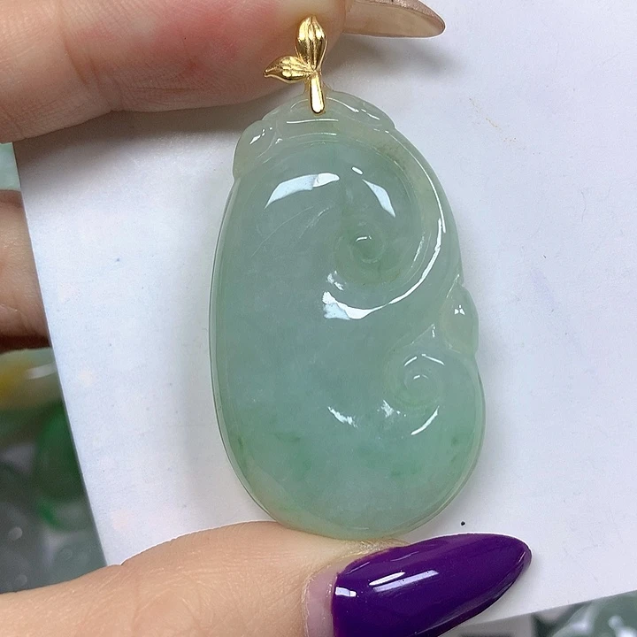 翡翠未镶嵌颈饰挂件