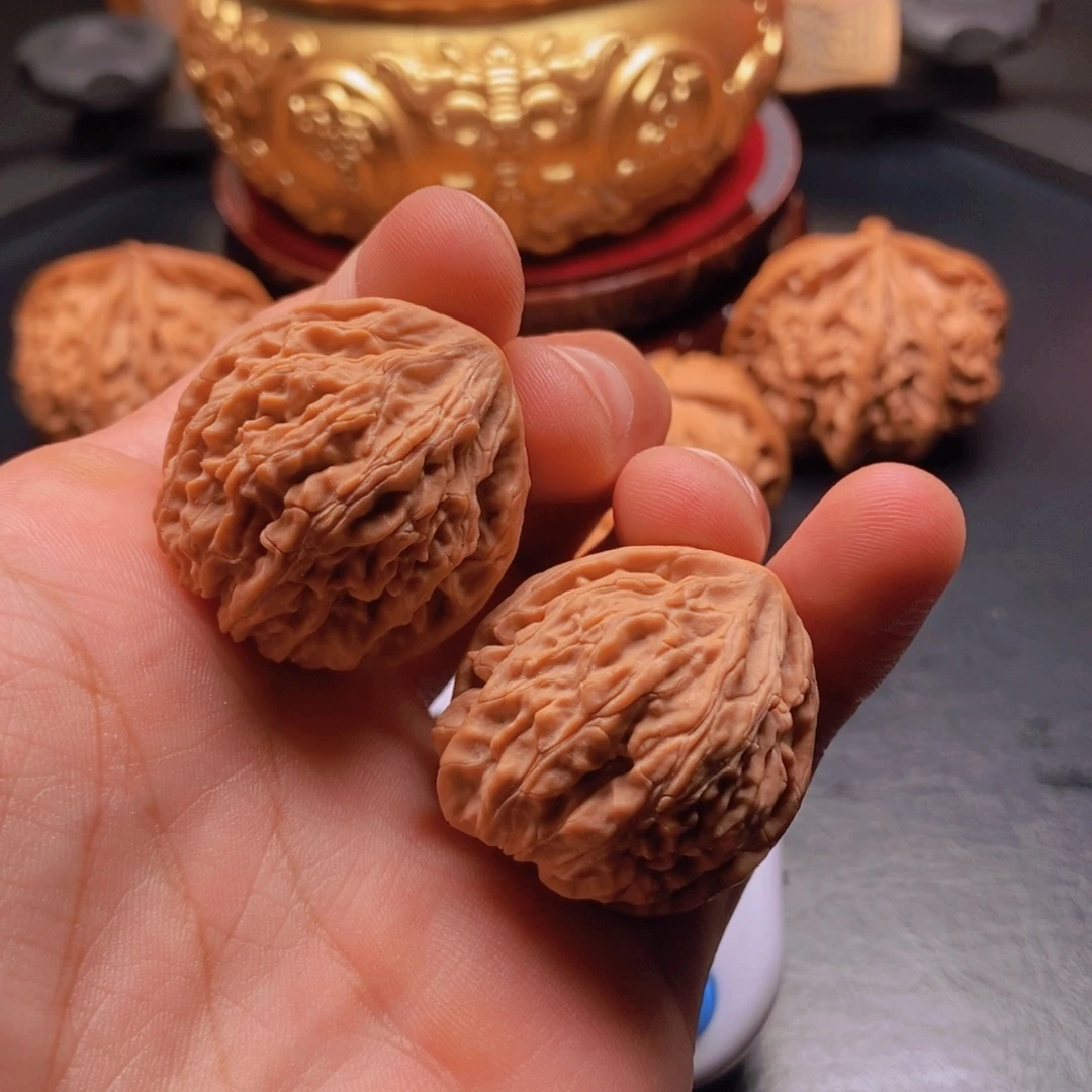 买***。吊坠文玩核桃文山两棱