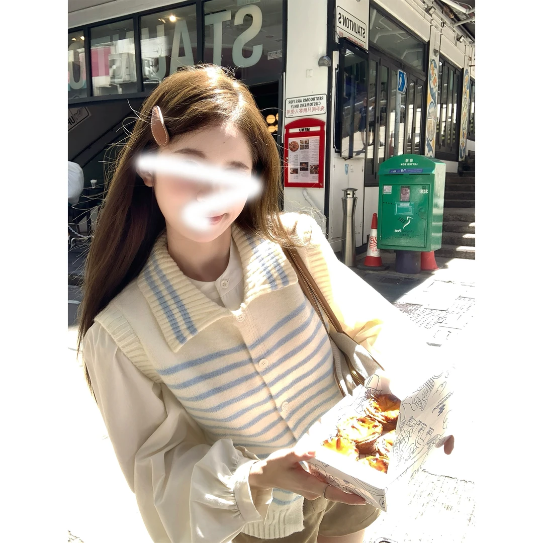 白色恋人 海盐奶蓝抗起球咩咩绒条纹翻领马甲背心针织T恤女休闲