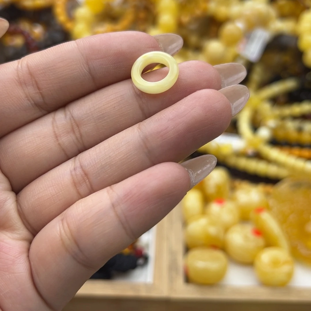 琥珀珠宝奇石未镶嵌