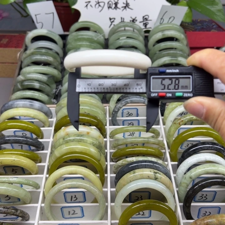 蛇纹石玉未镶嵌手镯11