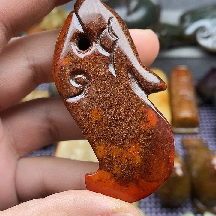 未镶嵌蛇纹石玉颈饰