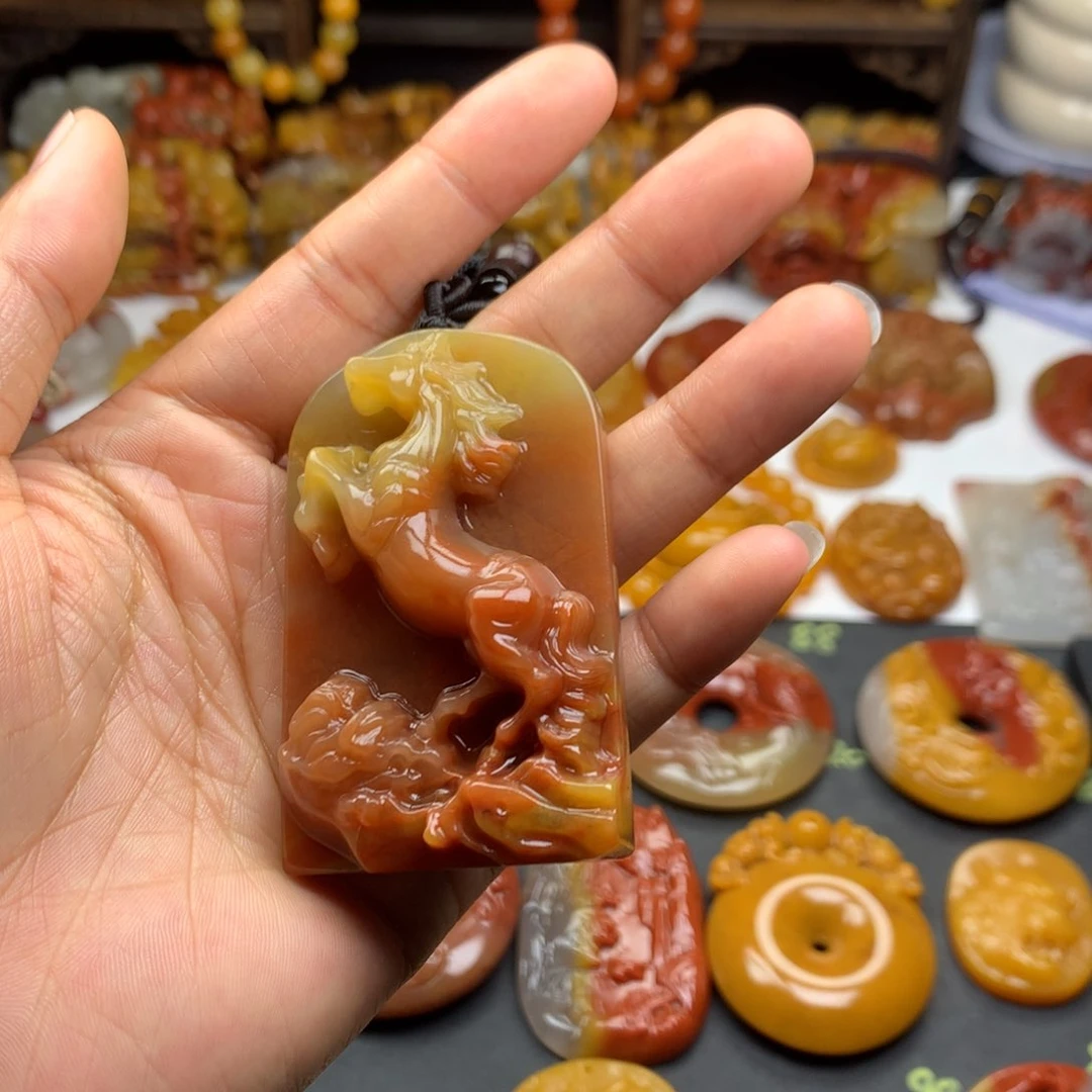 石英质玉（黄龙玉）挂件未镶嵌