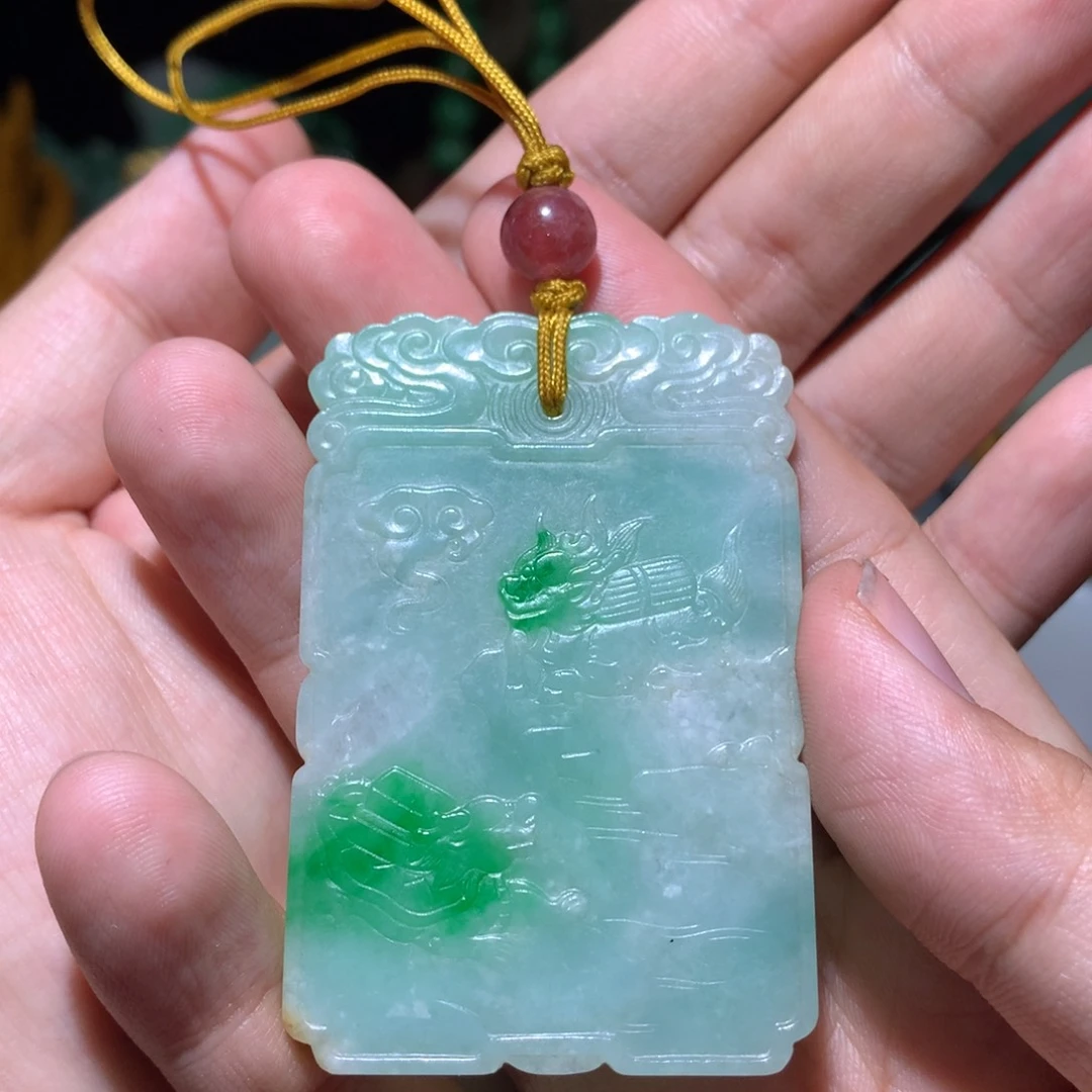 翡翠挂件未镶嵌啊*