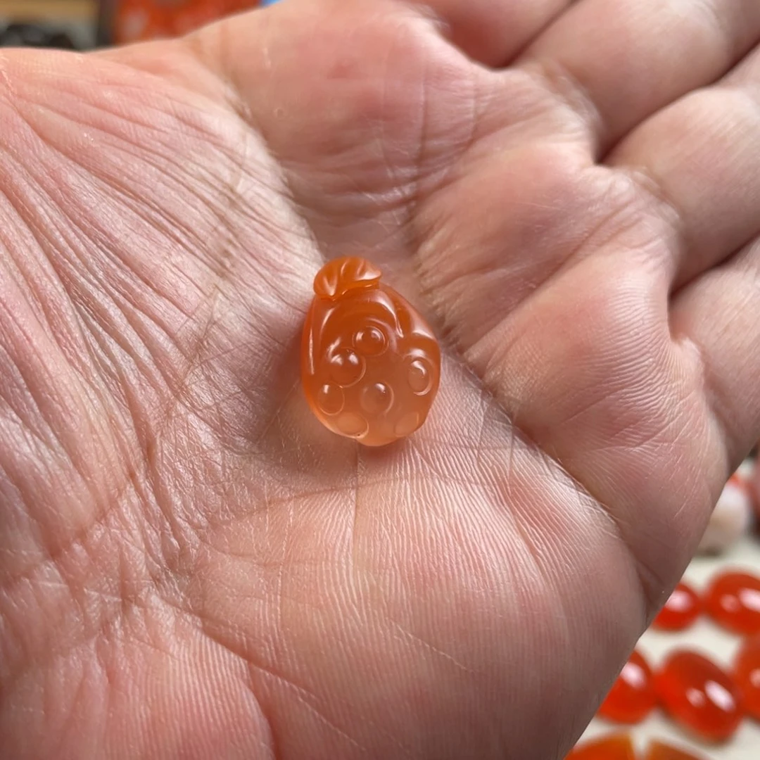 南红玛瑙保山天然原矿杨柳冰飘莲蓬挂件未镶嵌信***命