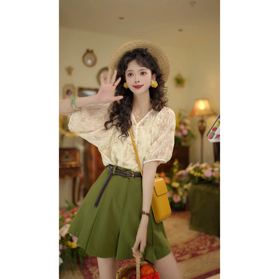 扣子家【生如夏花】港风复古碎花V领衬衫夏季显瘦刺绣上衣K0325560