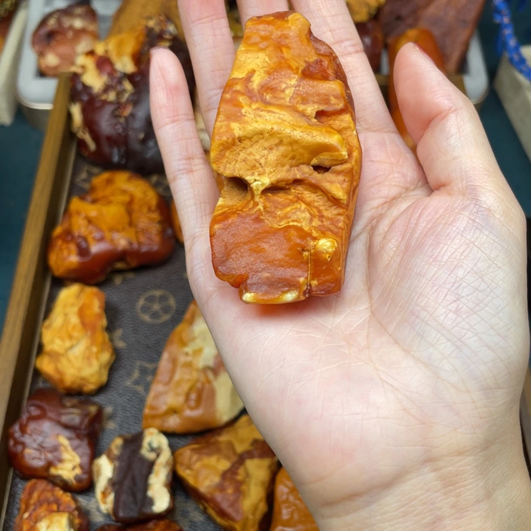 琥珀未镶嵌珠宝奇石