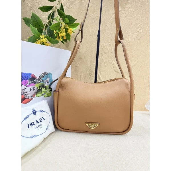 95新/普拉达/包包/250915LL0006