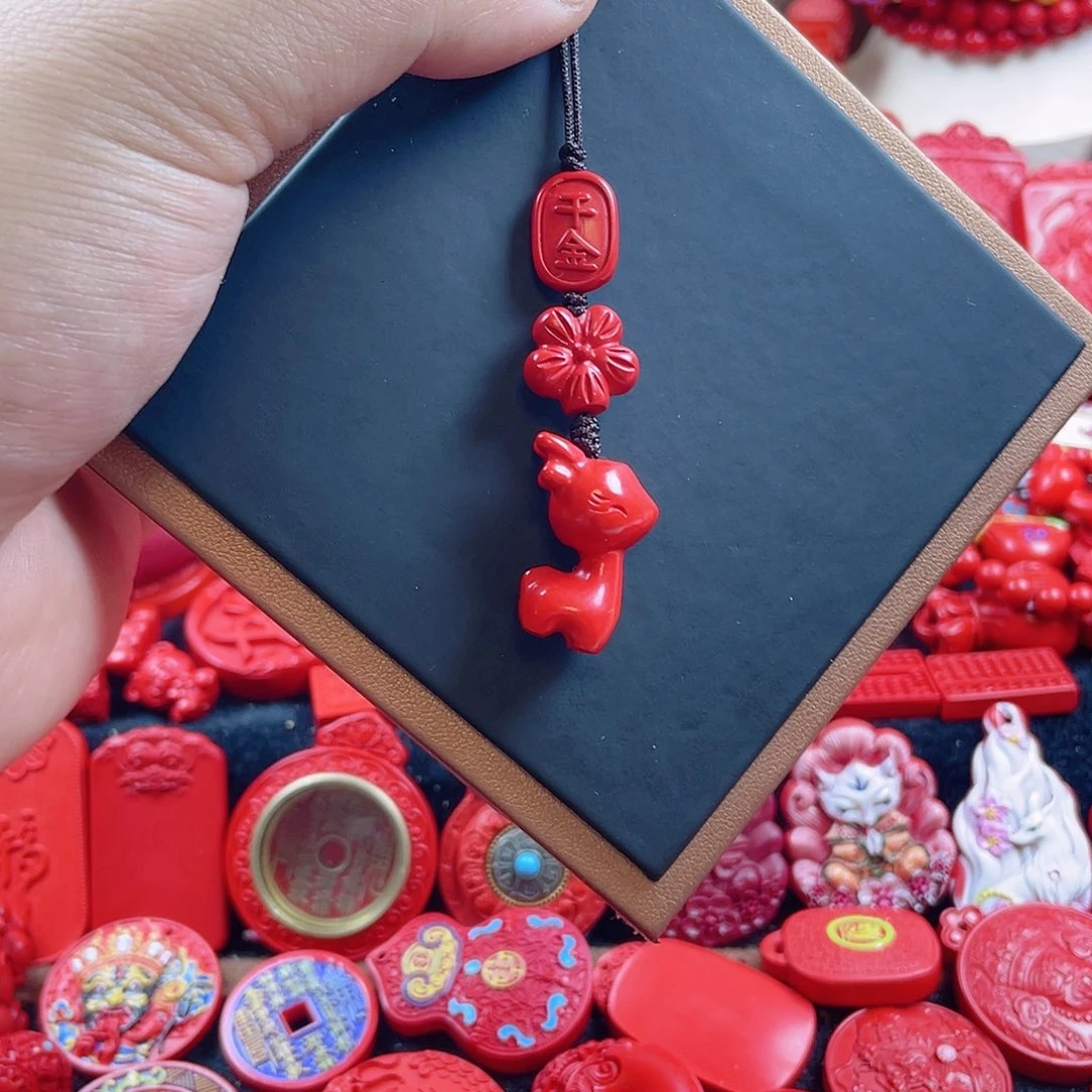 天然辰砂含辰砂工艺品小鹿手机坠