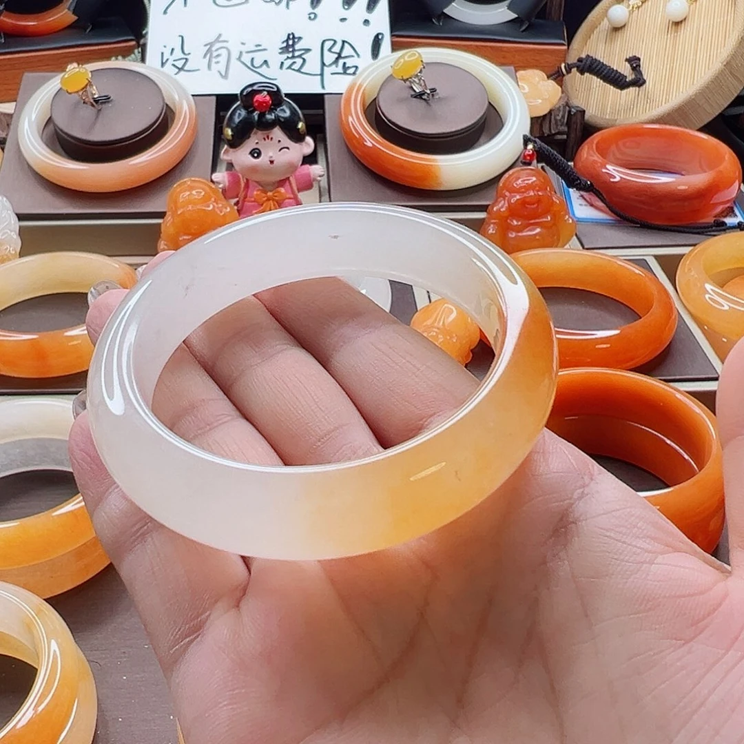 未镶嵌石英质玉（黄龙玉）手镯包容福利58.5